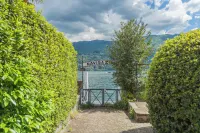 Piccola Como Lotus by Rent All Como Hotels in Torno