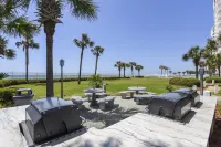 Silver Beach 506 is a Gorgeous Gulf Front 4 Br with Free Beach Service - Sleeps 8 by RedAwning - Bintang 4