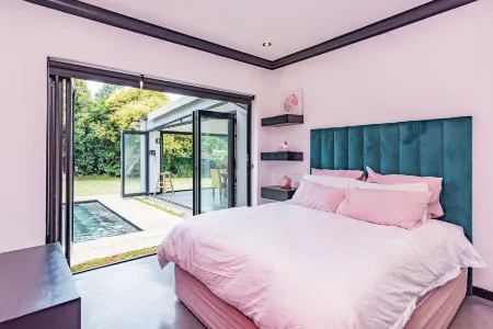 The Urban Sanctuary Boutique Hotel & Retreat Отели рядом с достопримечательностью «Ботанический сад Йоханнесбурга»