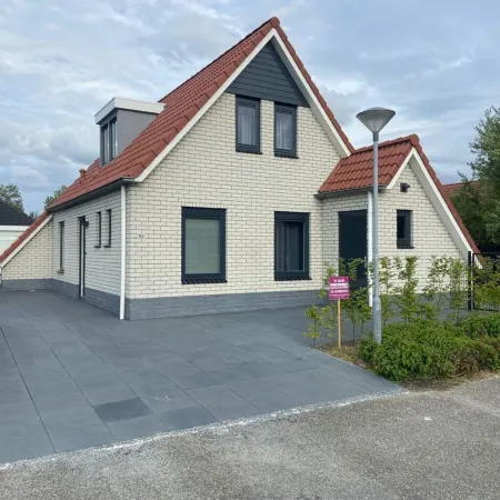 Holiday Home with Pet-Friendly Garden