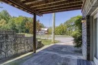 Cinema Falls - Great Location! - Convenient to Everything! 5 Bedroom Cabin by RedAwning