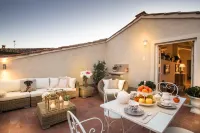Casa Laura, Unwind Yourself on A Luxury Terrace in Lucca Town