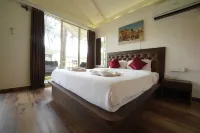 Sunset & Waves Resort - Airport Shuttle
