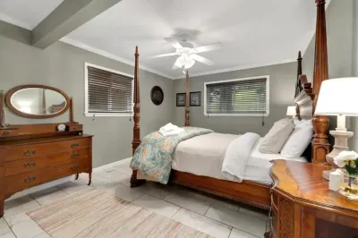 Bella Vista Lake House, MTB Trail Access, Golf, close to downtown Bentonville