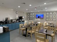 Country Inn & Suites by Radisson, Charleston North, SC - parking