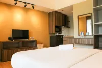 Simply Look Studio Room LRT City Jatibening Apartment Hotels near Kayla Pulsa