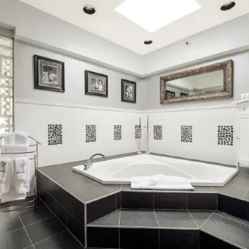 Rosellen Suites at Stanley Park
