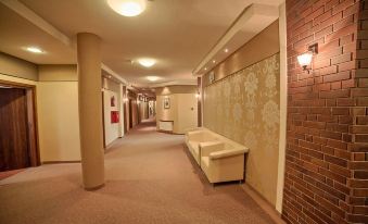 Grot Hotel