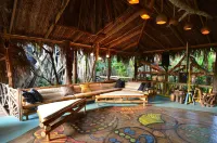 Great Huts Hotels in Long Bay
