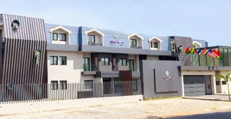 Silver Moon Hotel Отели в г. Абиджан