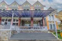 Hotel Griya Katarina Hotel dekat Pintu Masuk Dusun Semilir