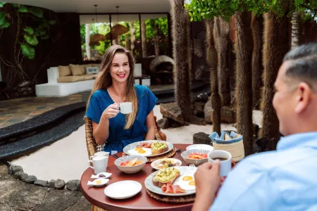 Hotel Villa Escalesia Galapagos Отели рядом с достопримечательностью «Исследовательская станция Чарльза Дарвина»