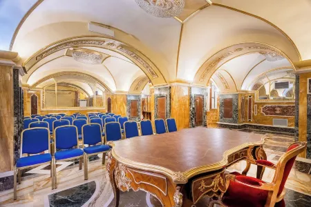 Hotel des Epoques Отели в г. Пномпень