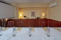 Hotel Charles Hotels in Budaors
