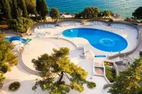 Hotel Dražica - Hotel Resort Dražica - piscina