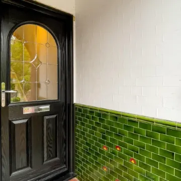 Poets Apartment with Free Parking by My Getaways
