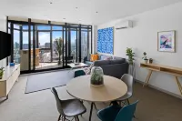 Nook Melbourne Bank Tower Apartments Hotel di Southbank