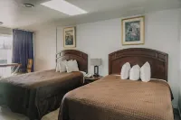 La Hacienda Motel - Motels