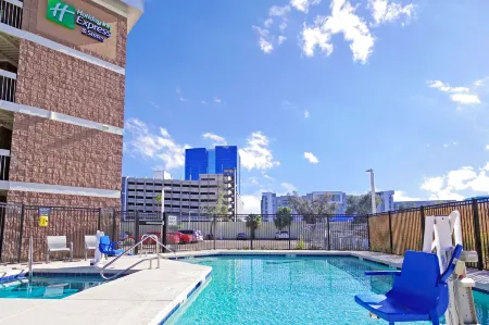 Holiday Inn Express & Suites Phoenix-Tempe