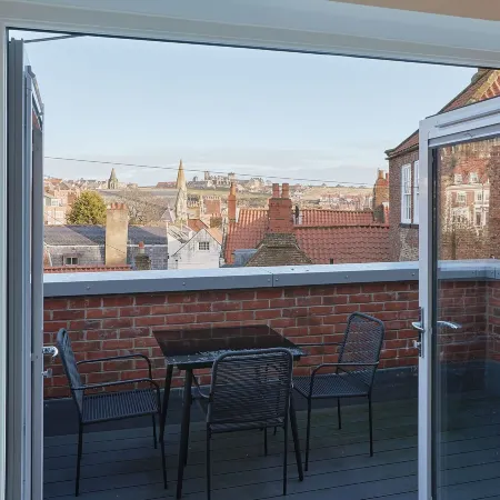 Host & Stay - Skyline Apartment
