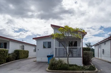 Big4 Perth Midland Tourist Park Отели в г. Вайнс