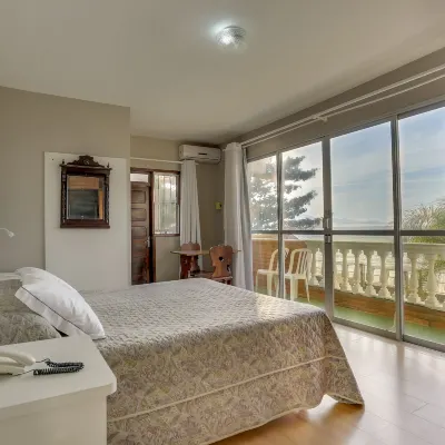 Canasvieiras Hotel Отели рядом с достопримечательностью «Пляж Жюрери»