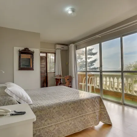 Canasvieiras Hotel Отели рядом с достопримечательностью «Пляж Жюрери»