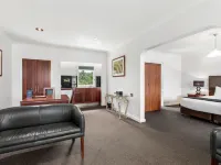 The Commodore Hotels in Mount Gambier