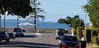 Spacious 2-Storey Home by the Bay: Sleeps 12 Hotels in Manly