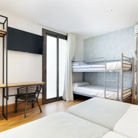 Hostal Fernando Отели рядом с достопримечательностью «Старый город»