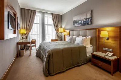 Cityhotel Hotels near St. Nicolas Prytyska Church