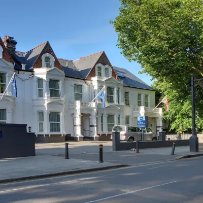 Best Western Chiswick Palace  Suites Hotels in der Nähe von Emery Walker Arts & Crafts house