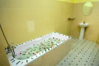 Mother's Home Hotel Hotels in Nyaungshwe