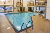 Econo Lodge Inn & Suites Hotel di Oconto