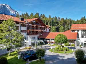 Hotel "Das Badersee"