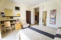 Ticho's Greenblu Hotel - parking