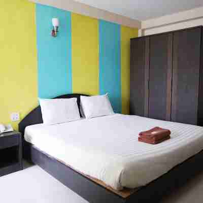 พวงเพชรเพลส (Puangpech Place) Rooms