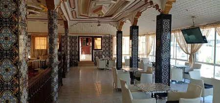 Hotel Ouzoud Отели в г. Азилаль