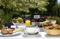 Logis Hôtel Victor Hugo & Spa Hotels in Marchaux
