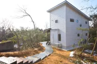 Family Cottage Notoie Hotel dekat JR Minami-Hakui station