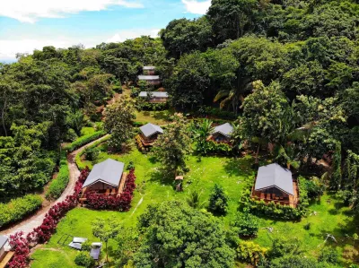 Isla Chiquita Glamping Hotel Hotels in Punta Arenas