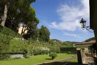 Villa Agnese Hotels near Via XXV Aprile