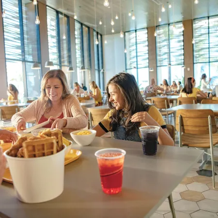 Universal's Endless Summer Resort – Dockside Inn and Suites