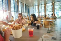 Universal's Endless Summer Resort – Dockside Inn and Suites