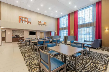 La Quinta Inn & Suites by Wyndham Aberdeen-Apg
