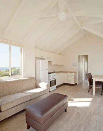 藍礁湖海灘度假酒店