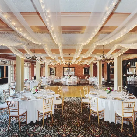 Columbia Gorge Hotel & Spa
