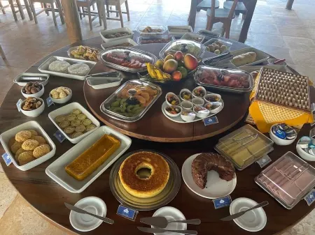 Beach Wind Hotel Отели рядом с достопримечательностью «Praia de Mundau»