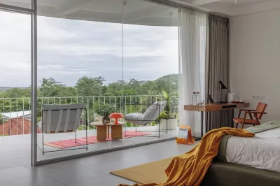 Lighthouse Bingin - 360 View  호텔