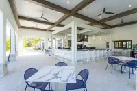 웅장한 4Bd 수영장이 있는 스토어리 레이크 리조트 2648